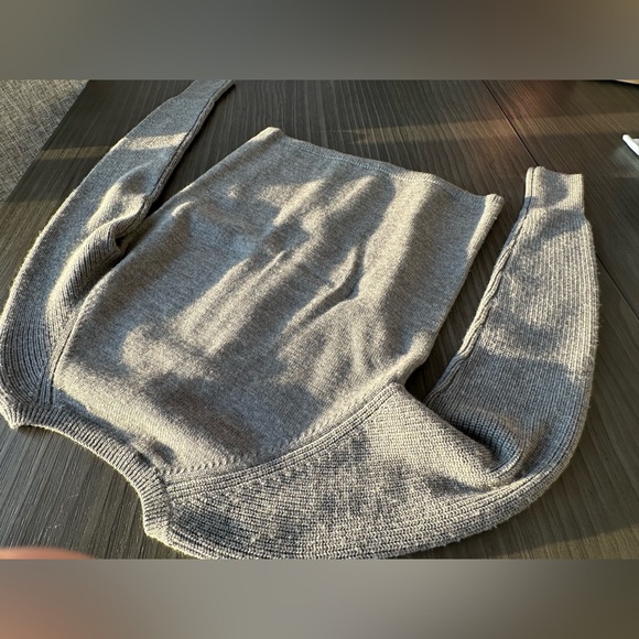 NWT Elie Tahari Lambskin Sweater - Picture 8 of 8